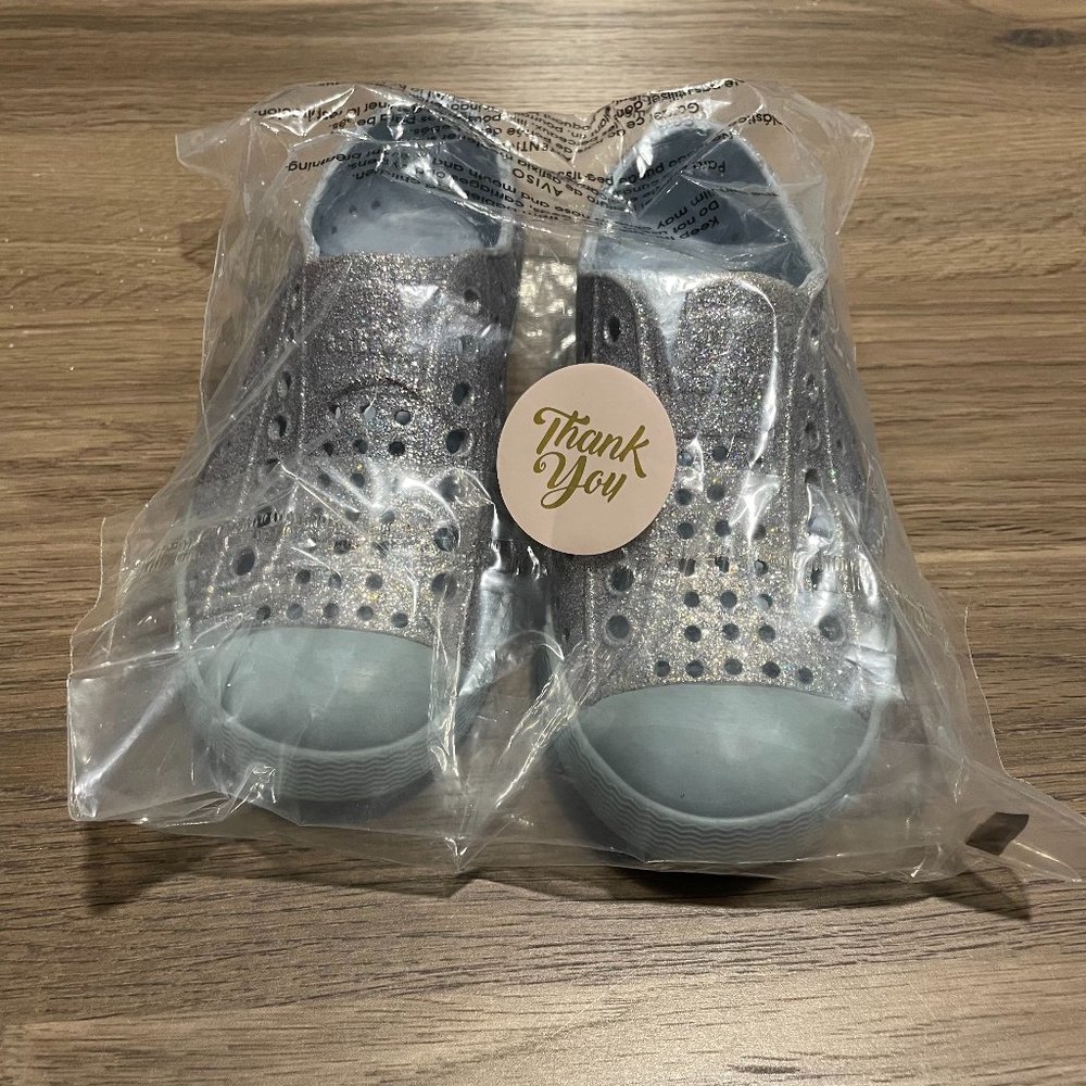 Native Jefferson kids shoes sparkly purplish pink child size 9